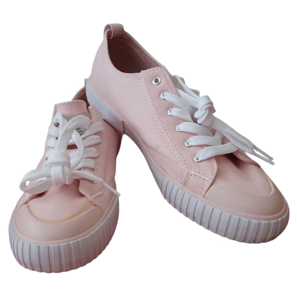 Nwot Levi's Rose Pink Canvas Sneakers